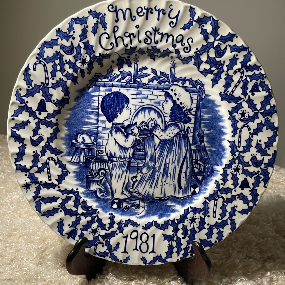 Royal Crownford Merry Christmas 1981 Plate 9” by Norma Sherman Staffords…